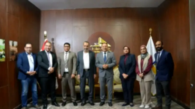 وفد غرفة صناعة الأخشاب والأثاث يبحث مع جامعة دمياط تعزيز التعاون الصناعي الأكاديمي