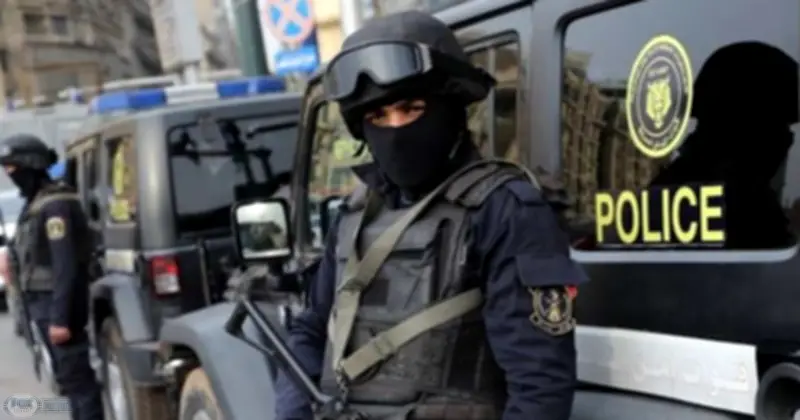ضبط عامل هدد فتاة بصور مخلة في بني سويف