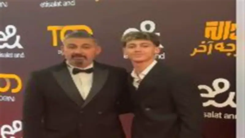 ياسر جلال يظهر لأول مرة مع نجله جلال في احتفال مسلسل للعدالة وجه آخر