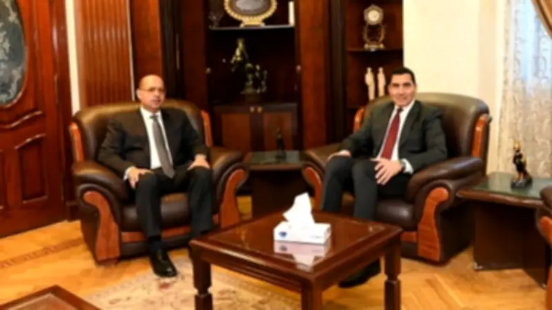 ياسر إدريس يهنئ جوهر نبيل لانتخابه رئيساً للجنة التربية البدنية باليونسكو