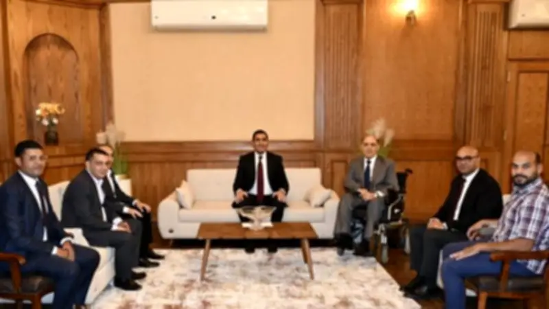 وزير الشباب يتابع استعدادات البارالمبية وكأس العالم للدارتس