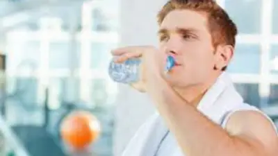 10 تغييرات مذهلة تحدث لجسمك عند شرب الماء صباحاً