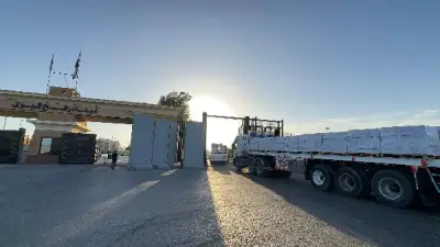 الهلال الأحمر يطلق قافلة 