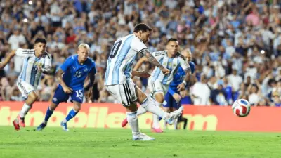 ميسي يعود ويقود الأرجنتين لفوز كبير على أيسلندا 3-0 ودياً