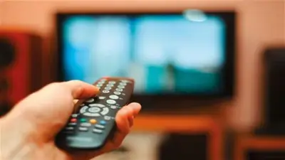 3 عادات خاطئة تزيد استهلاك التلفزيون للكهرباء.. تجنبها فوراً