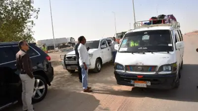 محافظ أسوان يغرم 60 سيارة سرفيس مخالفة لخطوط السير
