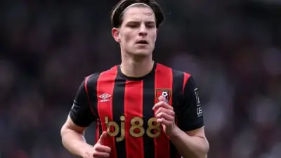 أليكس سكوت بين أحلام ليفربول وتمسك بورنموث بـ80 مليون إسترليني