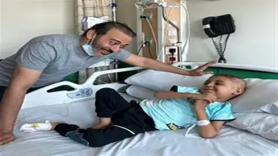أحمد عزمي يزور أطفال 57357 في لفتة إنسانية ويدعمهم نفسياً