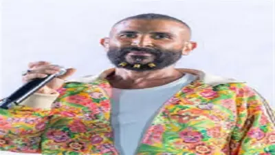بعد إكسسوارات اللحية.. كم مرة اعتذر أحمد سعد عن إطلالاته المثيرة للجدل؟