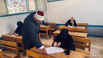 رئيس منطقة الدقهلية الأزهرية يتفقد لجان امتحانات الأدبي بالثانوية الأزهرية