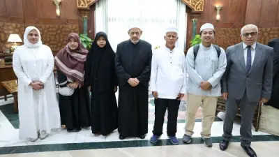 شيخ الأزهر يوجه بتحمل نفقات سفر وإقامة أسرة طالب تايلاندي تعرض لوعكة صحية