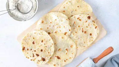 طريقة عمل خبز الصاج (عيش الشاورما) خطوة بخطوة