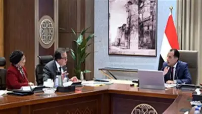 مدبولي يتابع حوكمة صرف ألبان الأطفال المدعمة بحضور وزير الصحة