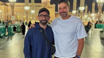 إبراهيم فايق يشارك صورة مع أحمد السعدني من الحج ويدعم رامي رضوان