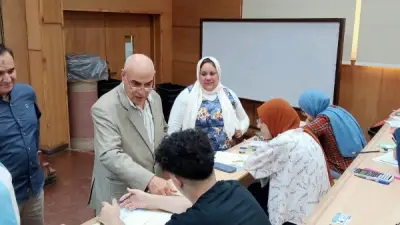 نائب رئيس جامعة دمنهور يتفقد امتحانات الفصل الثاني بكليات الطب البيطري والعلوم والتمريض