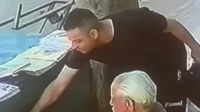 أحمد موسى يناشد وزير الداخلية القبض على لص سرق بائع صحف بحلوان