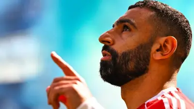 محمد صلاح يتعامل باحترافية بعد إقالة سلوت من تدريب ليفربول