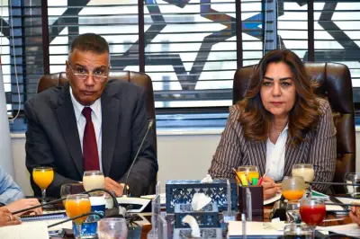 منال عوض تستعرض الموقف التنفيذي لمشروع تحويل شرم الشيخ لمدينة خضراء