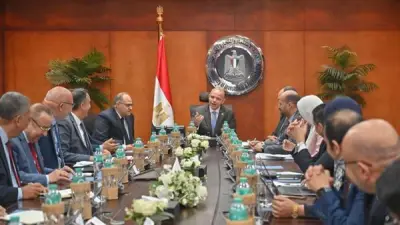 وزير الاستثمار يبحث زيادة صادرات المنتجات البيطرية وإضافات الأعلاف