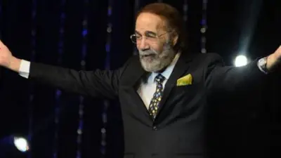 عمرو محمود ياسين يحيي ذكرى ميلاد والده الراحل بكلمات مؤثرة