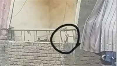 إنقاذ قطة محتجزة بشرفة عقار في شبرا قبل وصول الحماية المدنية
