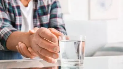 أعراض الزائدة الدودية وعلامة تكشف مرضًا عصبيًا قبل سنوات من تشخيصه