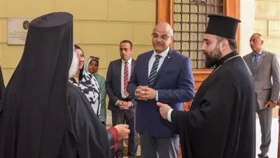 محافظ الإسكندرية وبابا الروم يتفقدان مدرسة أفيروف التاريخية للترميم