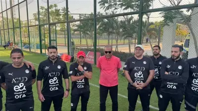 مصطفى عزام يجتمع بمنتخب الشباب ويؤكد دعم المجلس للقب أفريقيا