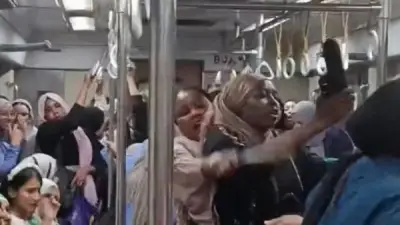 فيديو خناقة الشبشب في مترو الأنفاق يثير ضجة واسعة