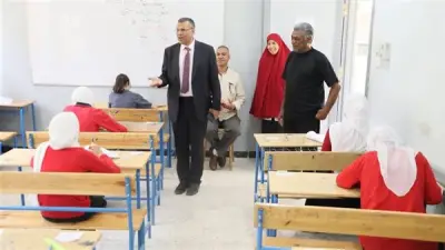 طلاب الإعدادية بالوادي الجديد يؤدون امتحان الدراسات في هدوء