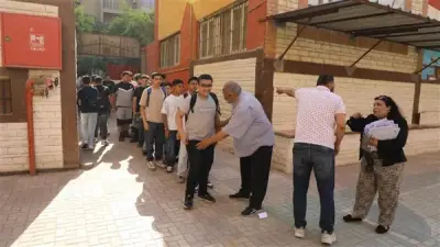 محافظ القاهرة يتفقد لجان امتحانات الشهادة الإعدادية في أول أيام الامتحانات