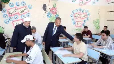 محافظ الشرقية يتفقد لجان امتحانات الثانوية الأزهرية بمعهد الصفوة بالزقازيق