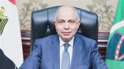 محافظ المنيا يهنئ مدير مكتبة مصر العامة لفوزه بالمركز الأول لأفضل بحث علمي