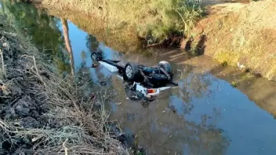 حادث سقوط نصف نقل بترعة أم الجلاجل بالدقهلية وإنقاذ السائق وطفل