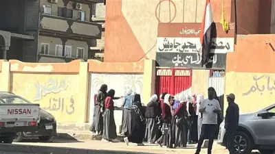 طلاب الإعدادية بالجيزة يؤدون امتحان الهندسة اليوم الأحد