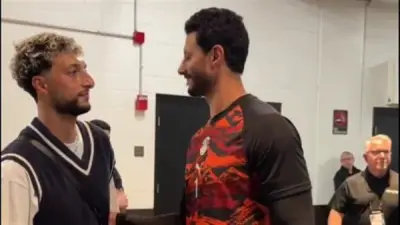 وسام أبو علي يفاجئ لاعبي مصر أمام البرازيل بحضوره ومصافحتهم