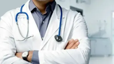 علاج بلا ترخيص.. كيف يواجه القانون جرائم انتحال المهنة الطبية؟
