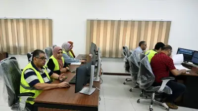 مدبولي يتفقد مركز تحكم غرب بالإسكندرية ويؤكد تطوير الشبكة القومية للكهرباء