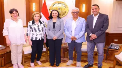 مهرجان أسوان لأفلام المرأة يكرم وزيرة التضامن بتمثال إيزيس تقديراً لجهودها
