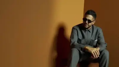 محمد حماقي يحتفل بألبومه الجديد سمعوني مع صناع الهيتات
