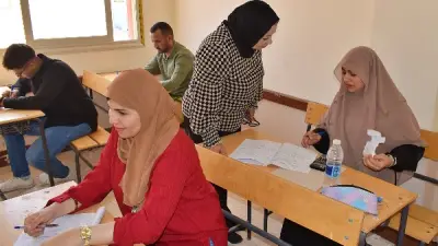 طلاب العلمي بالثانوية الأزهرية يؤدون امتحان النحو اليوم