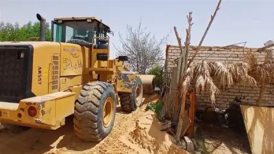 استجابة عاجلة من طرق الوادي الجديد لإزالة الكثبان الرملية وتمهيد الطريق