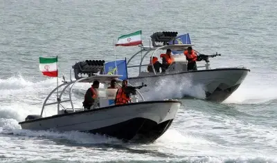بحريـة الحرس الثوري: الاقتراب من مضيق هرمز سيعَد تعاونًا مع العدو