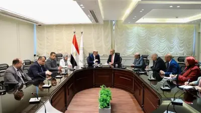 التعليم والعمل تضعان خريطة لتأهيل الشباب بشهادات دولية وفرص توظيف