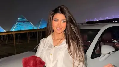 فرح شعبان تخطف الأنظار بإطلالة محتشمة بالعباءة السوداء والحجاب