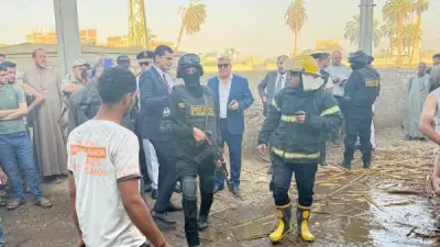 مدير أمن أسيوط يتفقد حريق منازل قرية دير شو في أبنوب ويشرف على إخماده