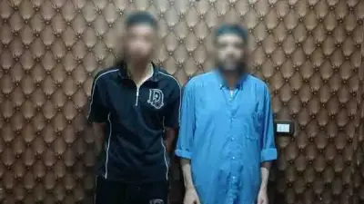 ضبط متهمين بإدارة صفحة لبيع أسلحة بيضاء وعقاقير مجهولة بالجيزة