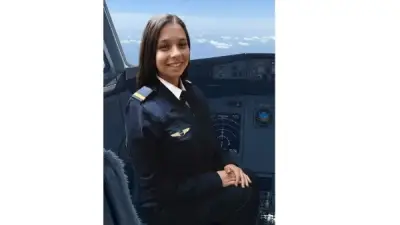 وزير الطيران يتقدم المصلين في جنازة الطالبة منار أشرف بأكتوبر