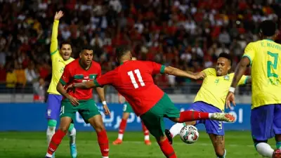 أيمن دجيش يكشف 3 حالات تحكيمية جدلية في مباراة المغرب والبرازيل