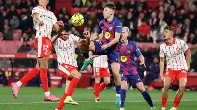 حسم موقف برشلونة من فيتور ريس مدافع مانشستر سيتي